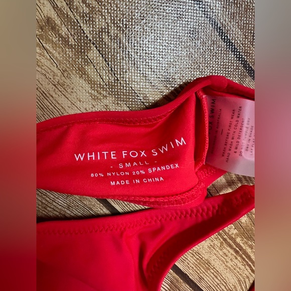 NWT White Fox Boutique Hamptons Bikini Top in Red - Picture 5 of 5
